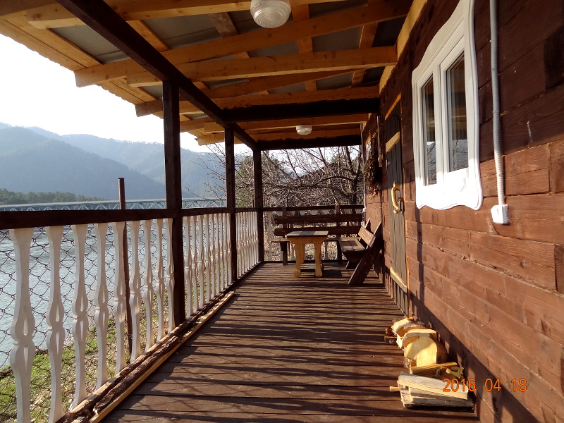 Веранда бани (вид на реку)