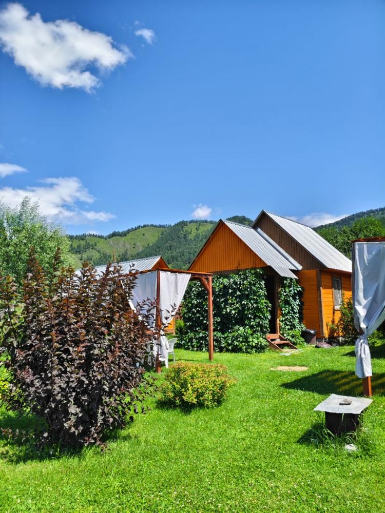 Вид домика "Стандарт" с беседкой