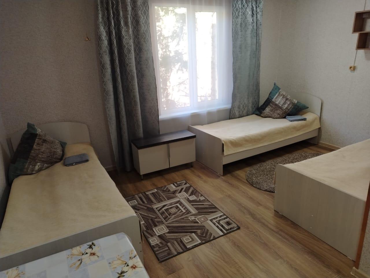 Номер 7 благоустроенный с тремя кроватями