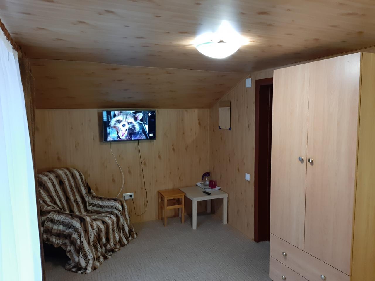 Номер 8 в мансарде.