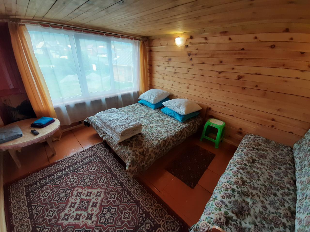 Спальня семейного номера с балконом