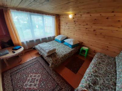 Спальня семейного номера с балконом