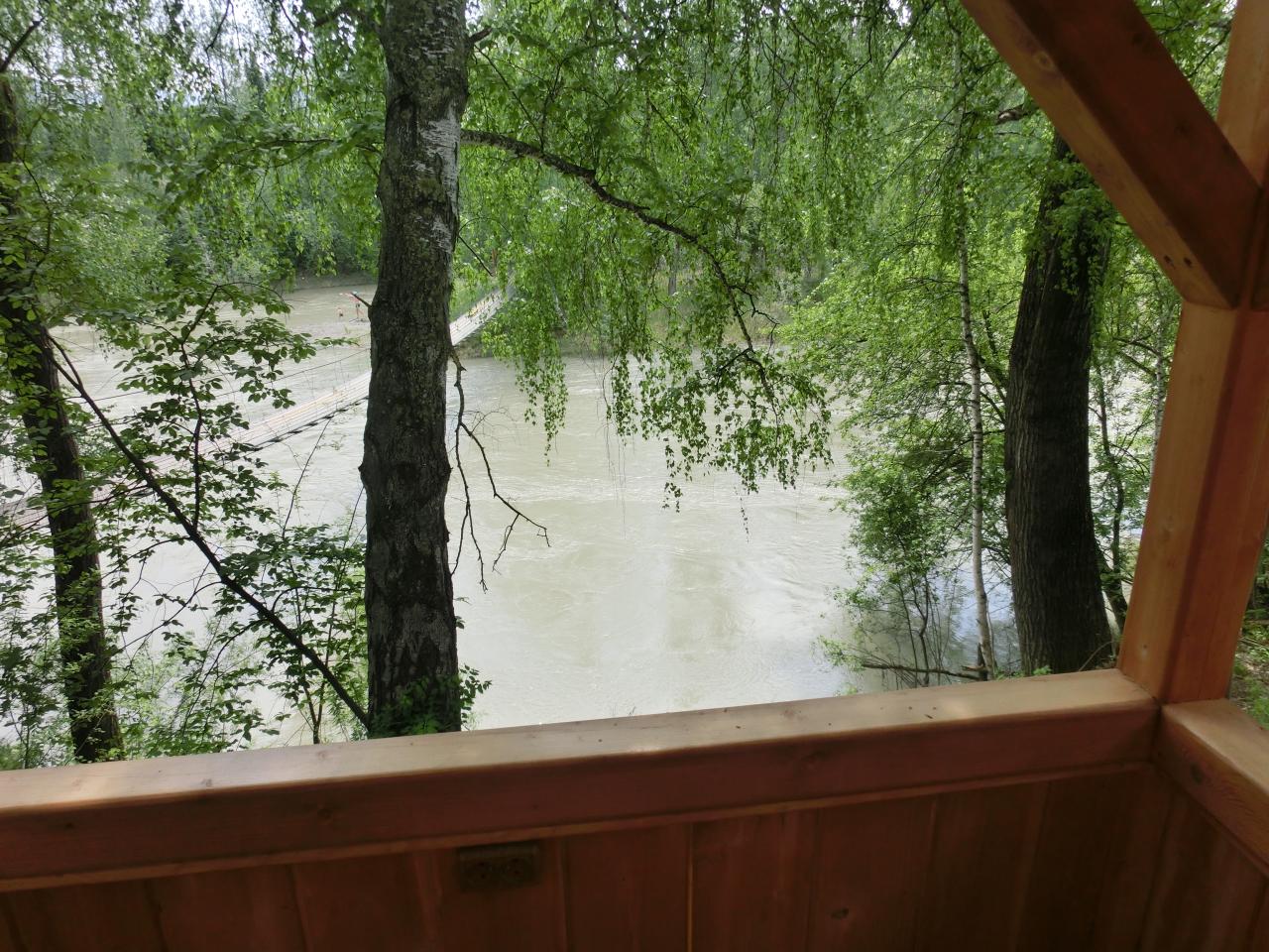 Беседка у реки Катунь для Номера на берегу