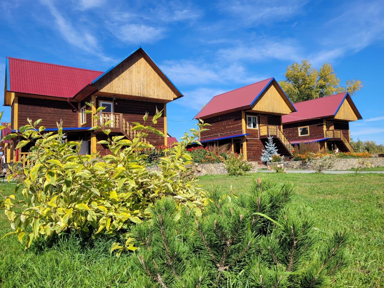 База отдыха "Золотой ключик" Горный Алтай у реки Катунь