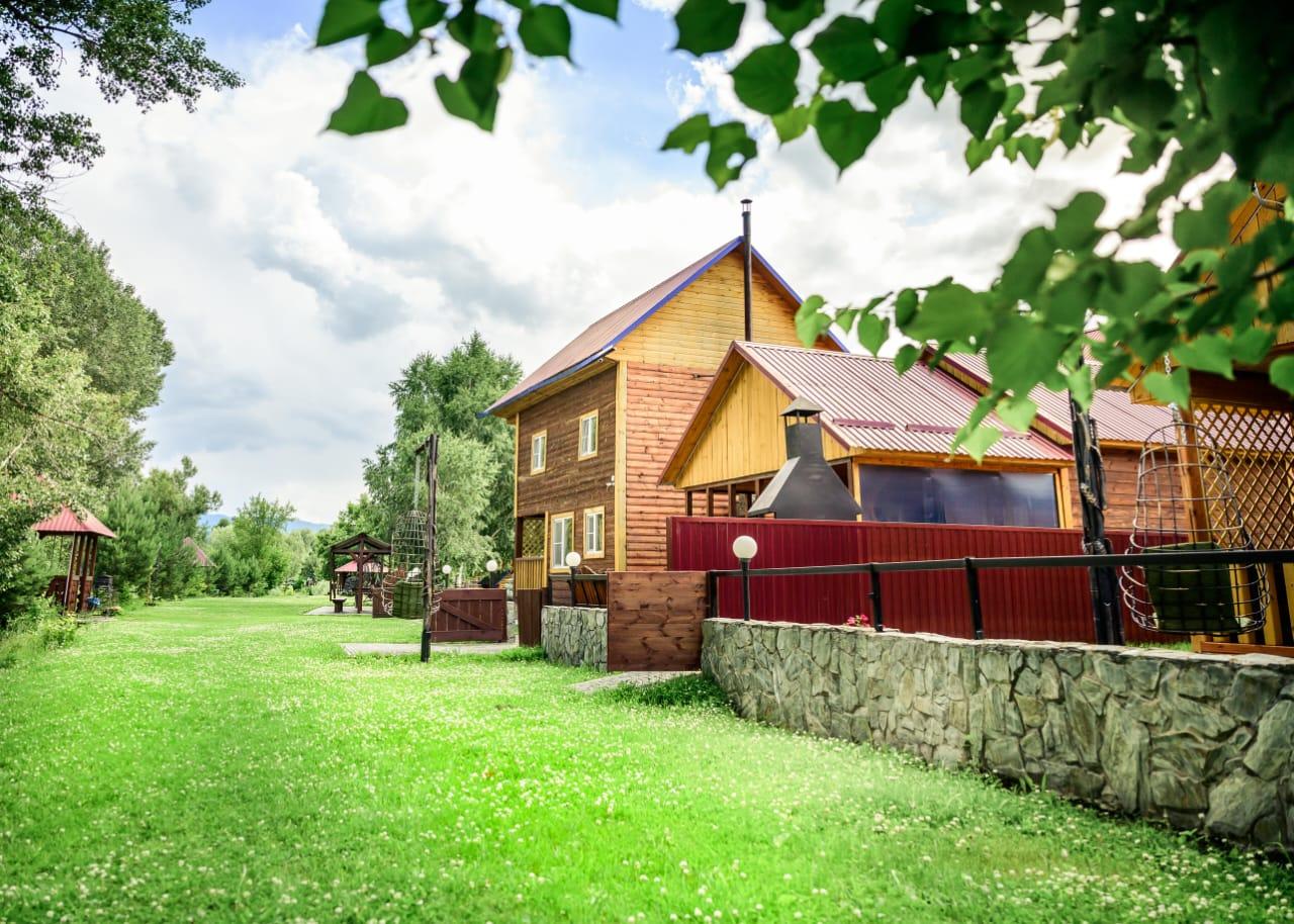 База отдыха "Золотой ключик" Горный Алтай у реки Катунь