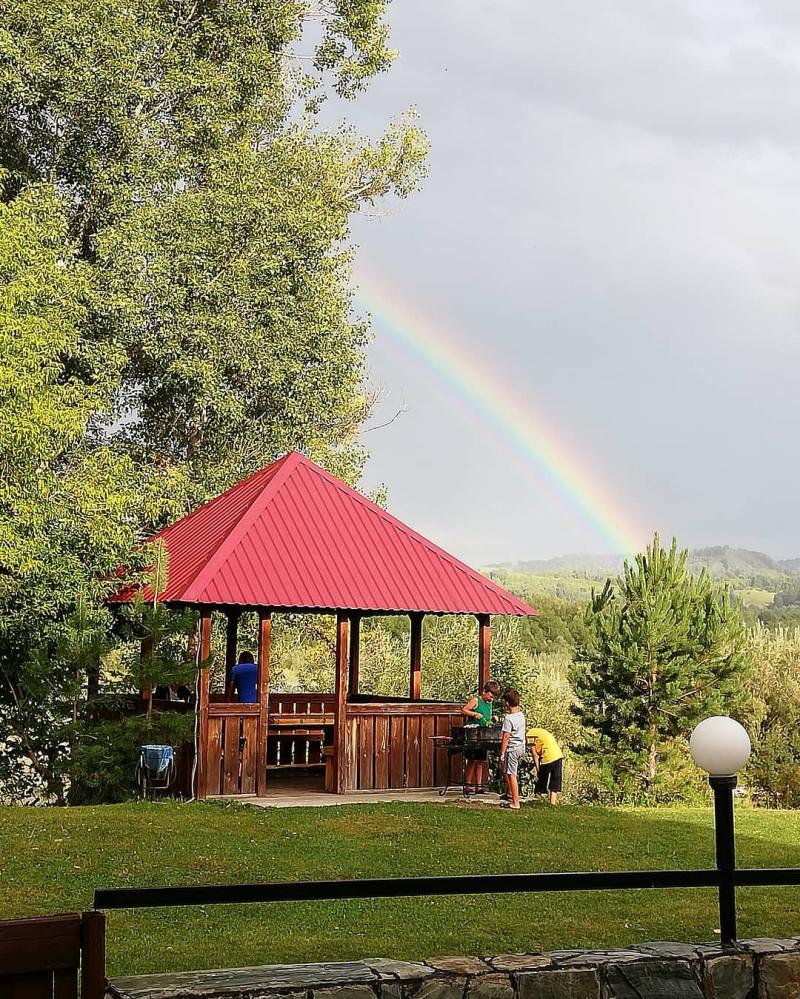 Беседка на берегу