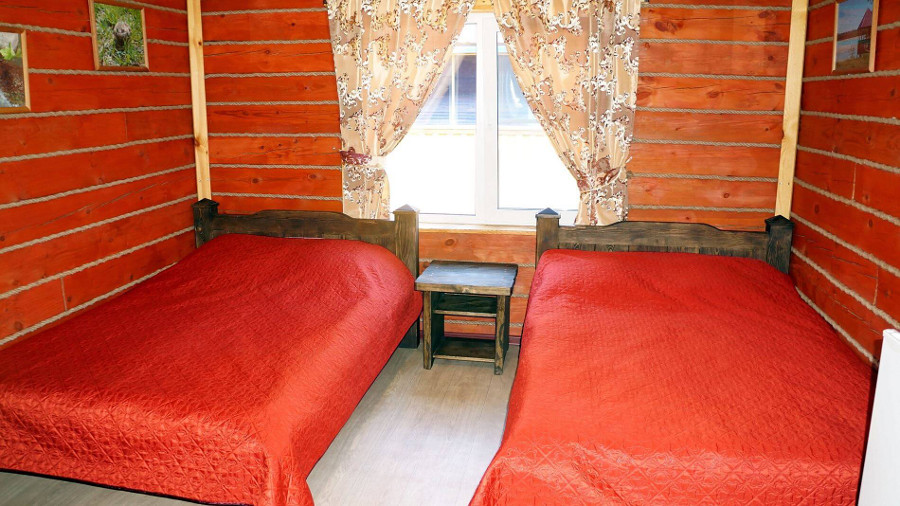 Коттедж 2 первый этаж : 4-хместный номер