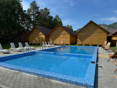 Отдых на Алтае с бассейном с подогревом