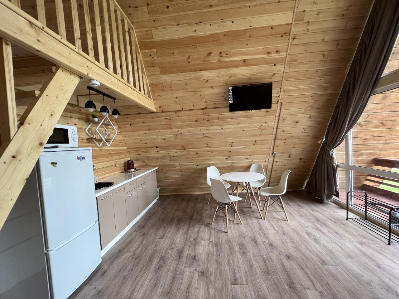 Новые шале № 9,10. Столовая зона