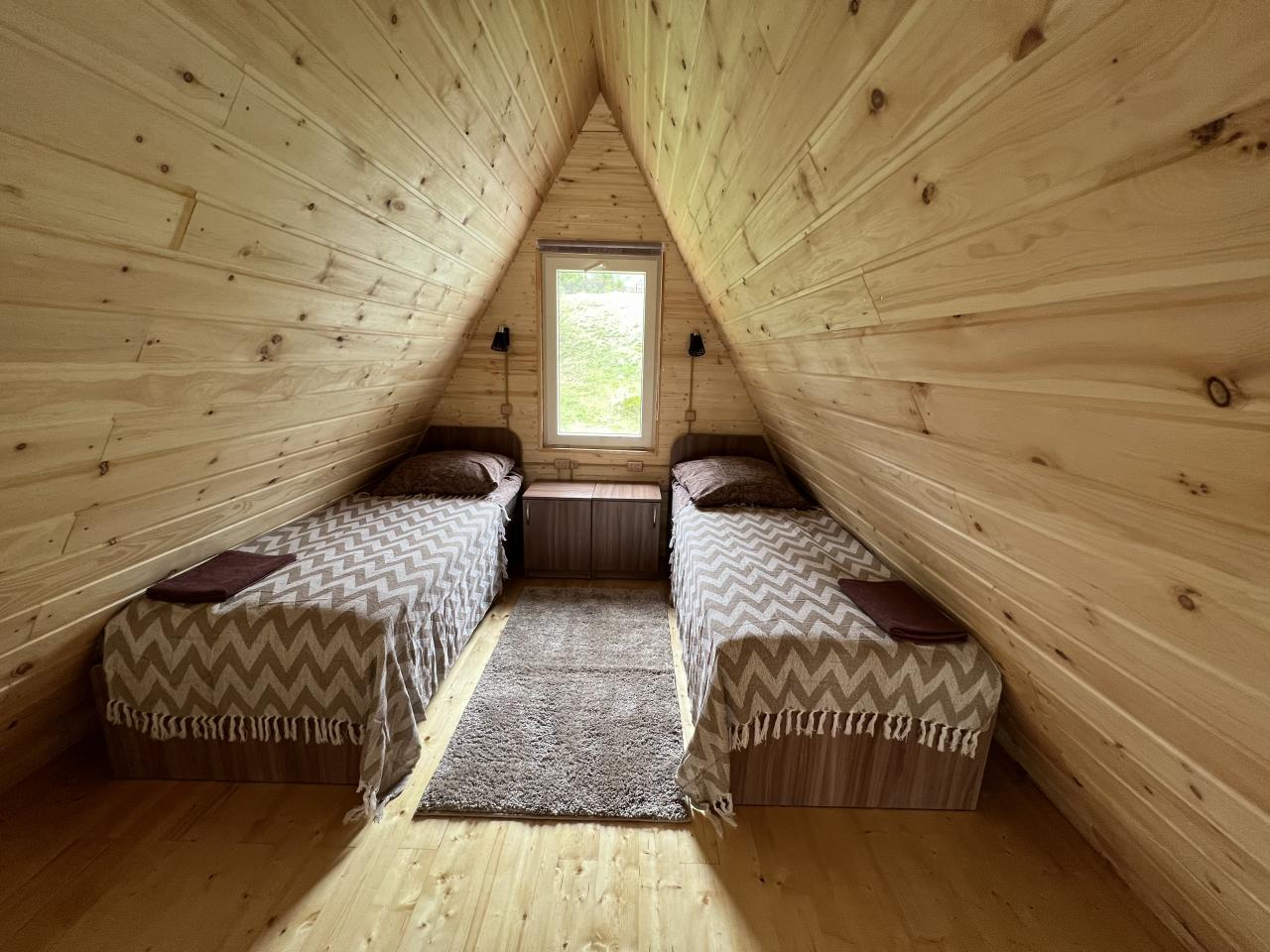 Новые шале № 9,10. Спальня 2, на 2 этаже