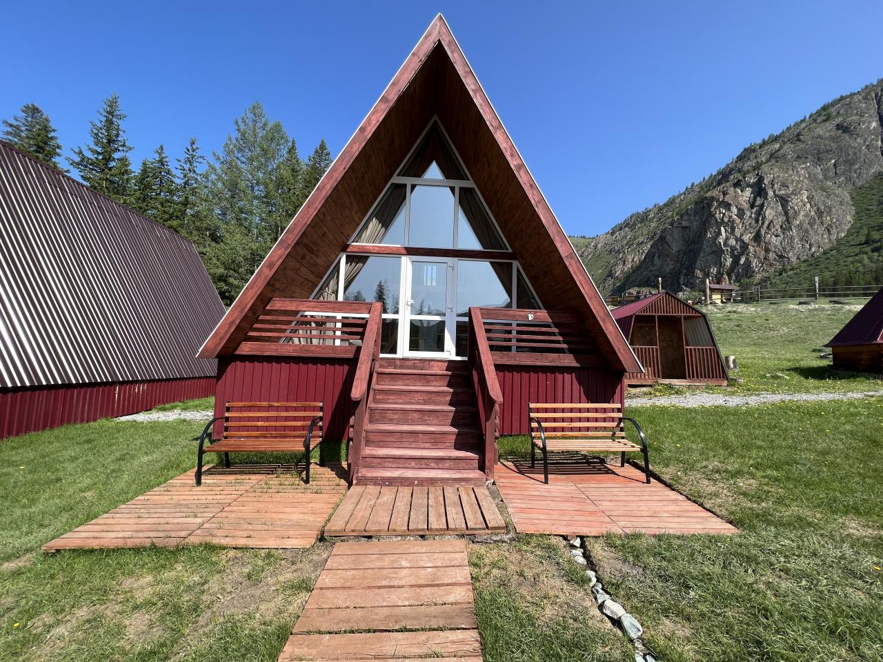 Вид снаружи шале №10