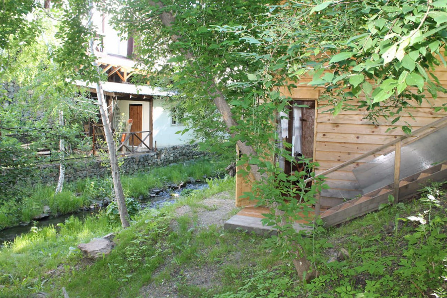 «Яр2» домик у ручья на 4х человек