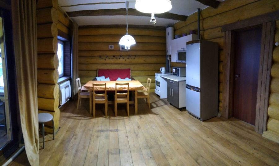 Гостиная-кухня на первом этаже