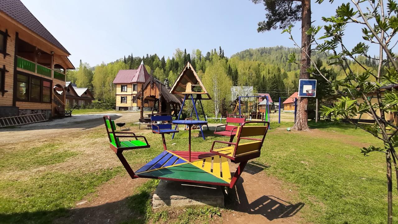 Усадьба Лебедь территория 