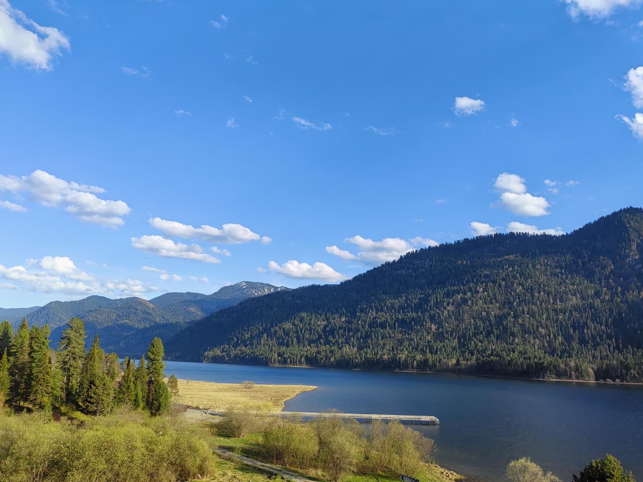 Кордон "Кокаиха" вид на озеро с балкона 2 этажа