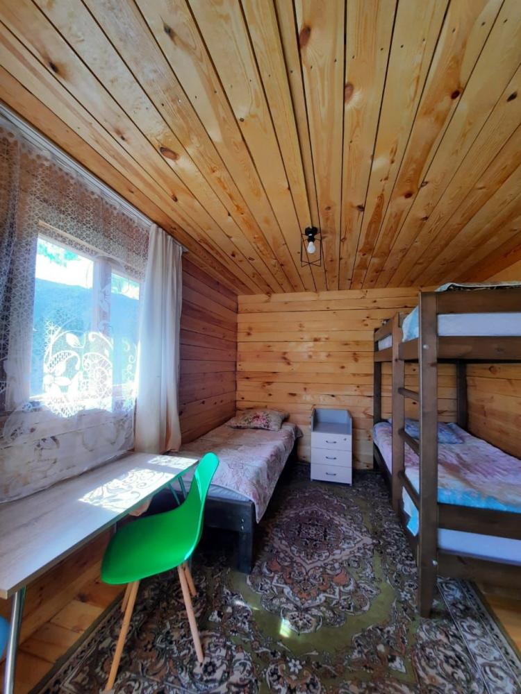 3-местный домик (односпальная кровать и двухъярусная)