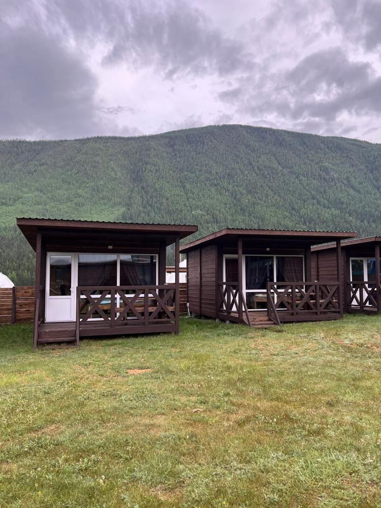 3-хместный домик с панорамным окном и удобствами