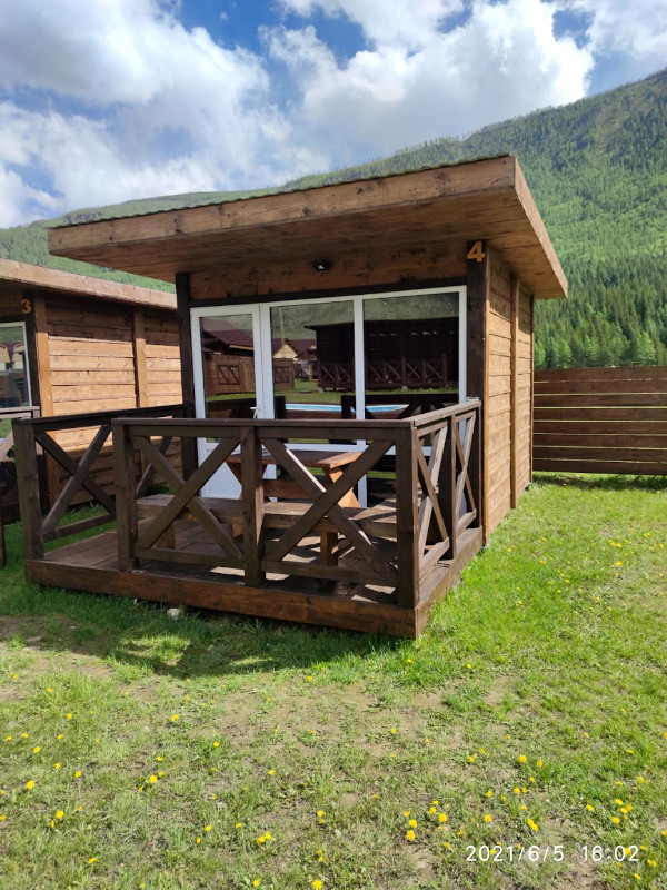 Домик с панорамными окнами