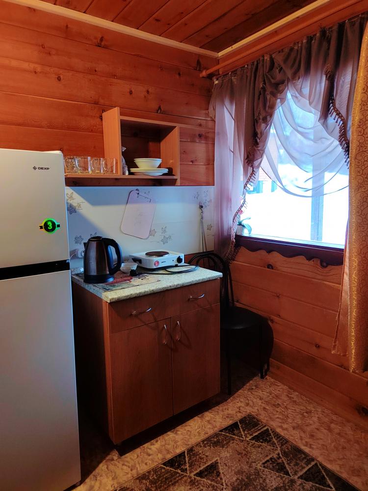 Кухня кедрового дома