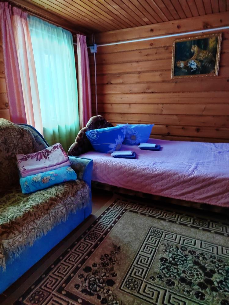 Спальня кедрового дома