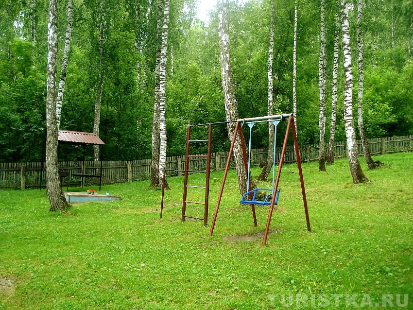 Качели, песочница