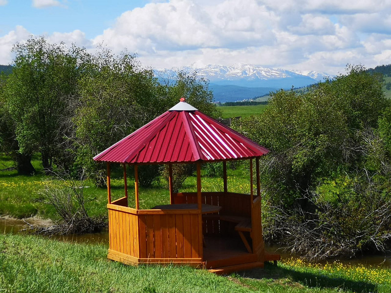 Беседка у речки Б. Улаганчик