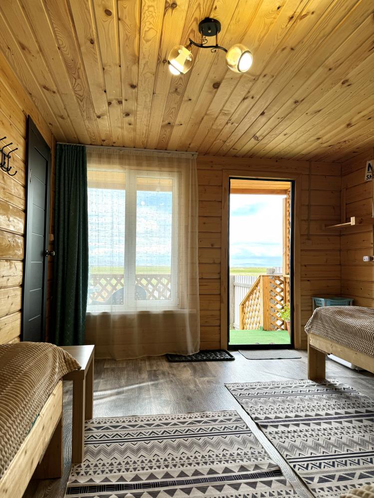 Дом 4-хместный благоустроенный с душем