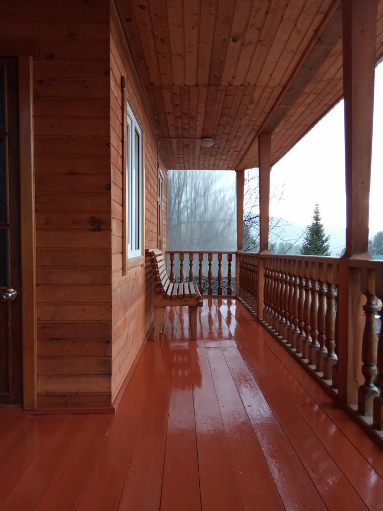 Вид на Телецкое озеро с террасы 2 этажа