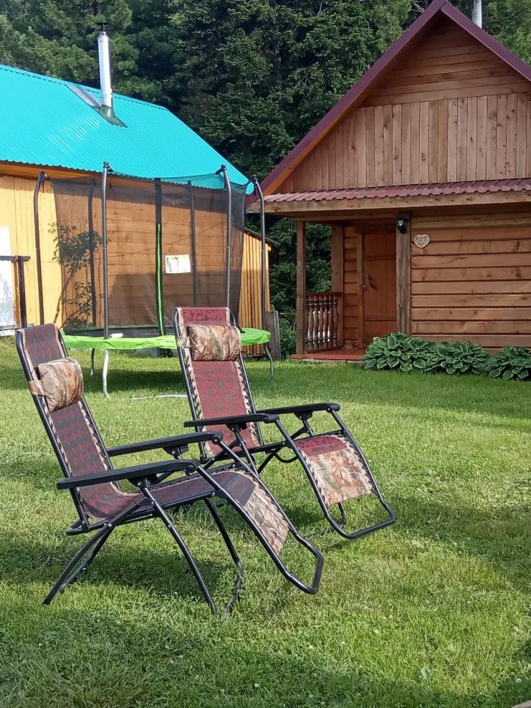 На территории усадьбы. 