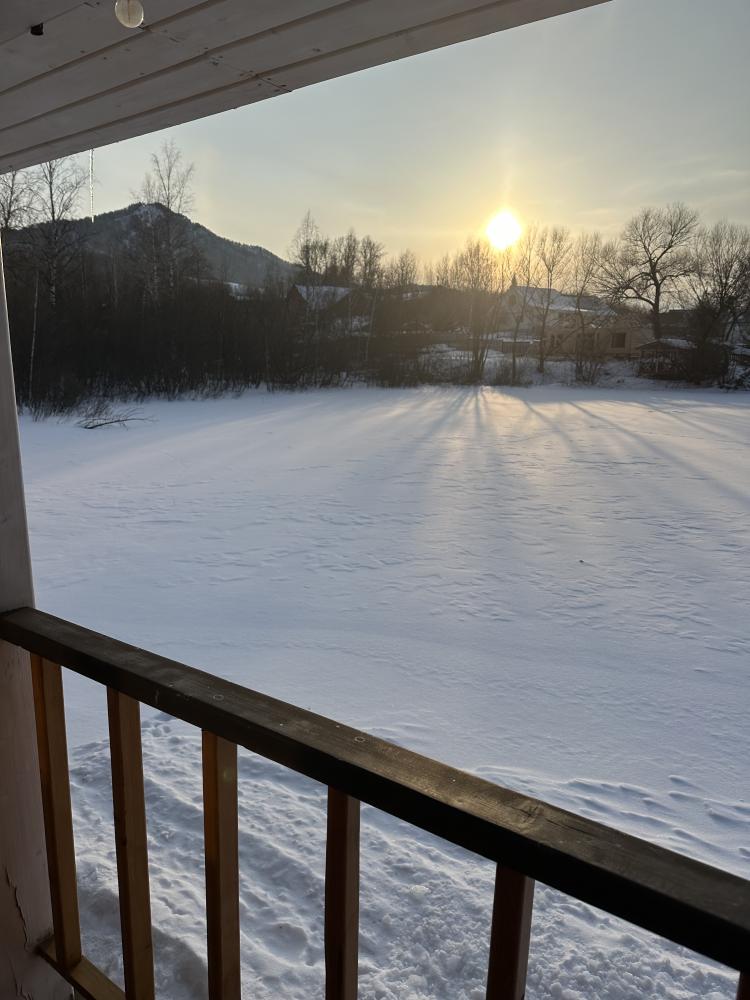 Аид с террасы на бани 