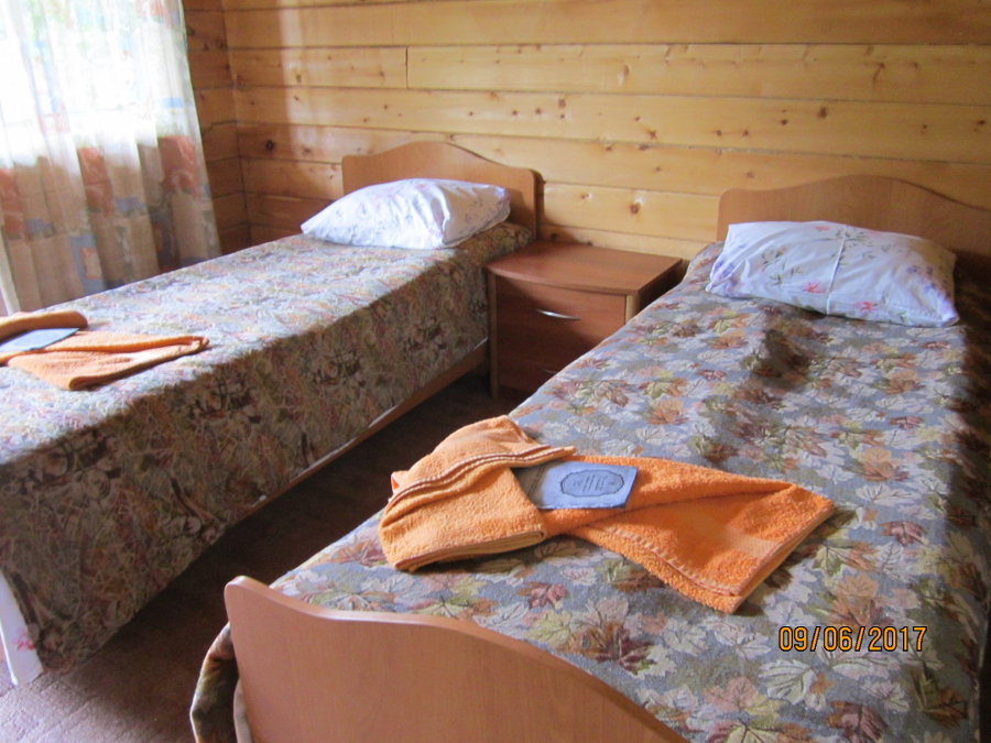 Домики внутри.