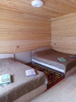 4-хместный домик с двуспальными кроватями
