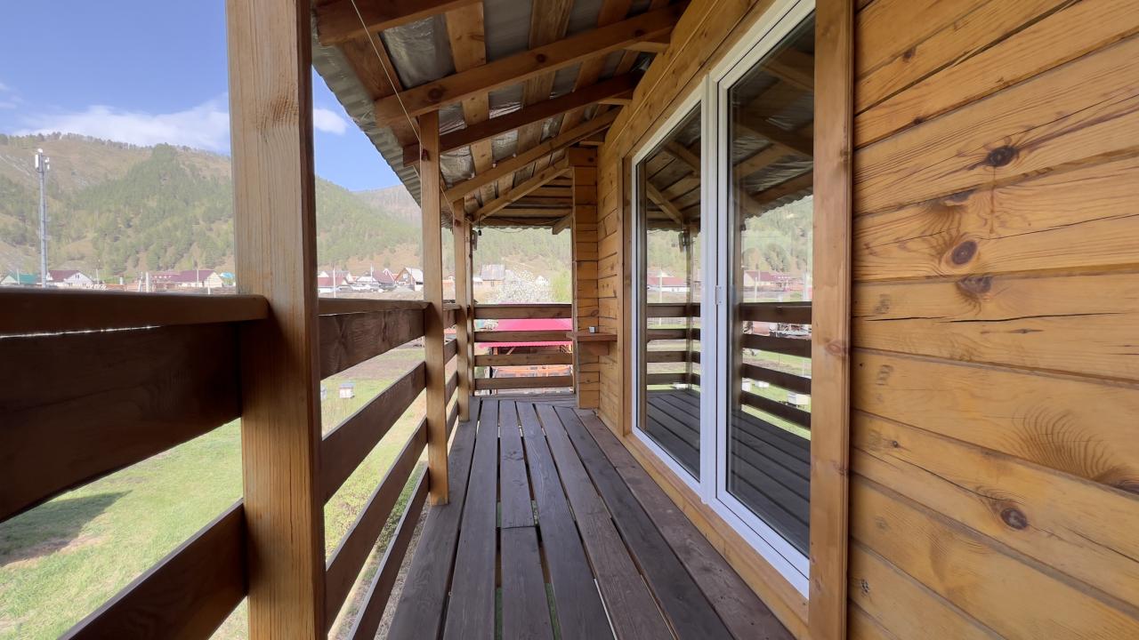 балкон  1 номер двухкомнатный на втором этаже 