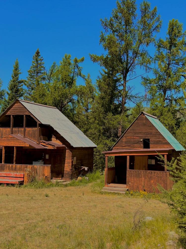 База отдыха "Ак-Су" у реки в Джазаторе