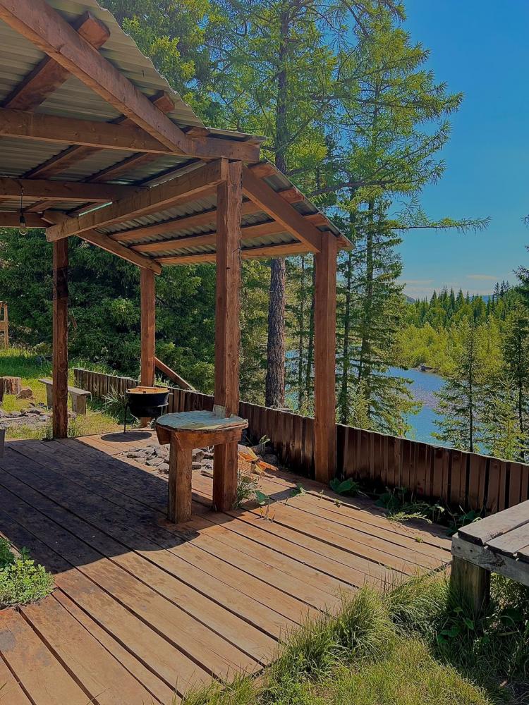 Мангальная зона у реки Джазатор. Мангал, казан, костровище.