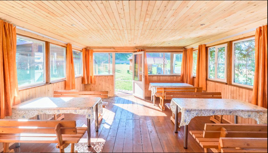 Турбаза "Горный ветер" Чемал закрытая веранда