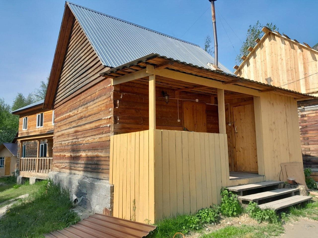 Дом Чейне на Телецком озере