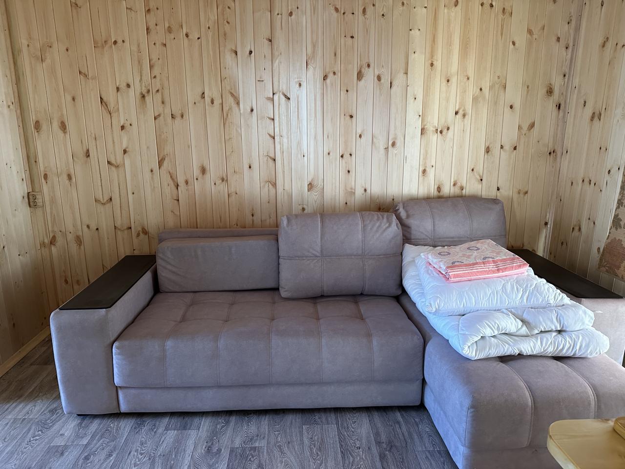 "Дом Рыбака" 4-хместный с удобствами (туалет, раковина)