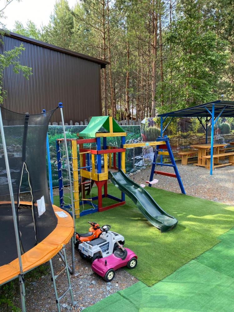 База отдыха с детской площадкой в Горном Алтае