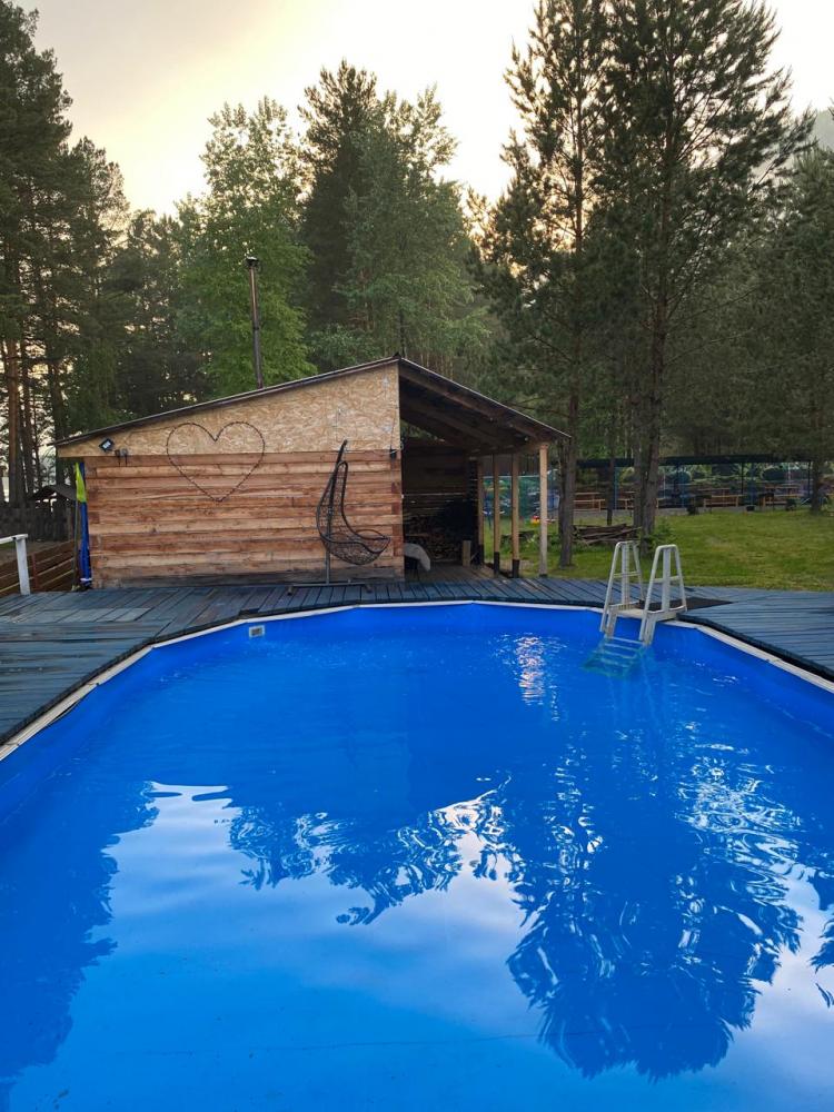 Баня на Алтае с бассейном у реки Катунь