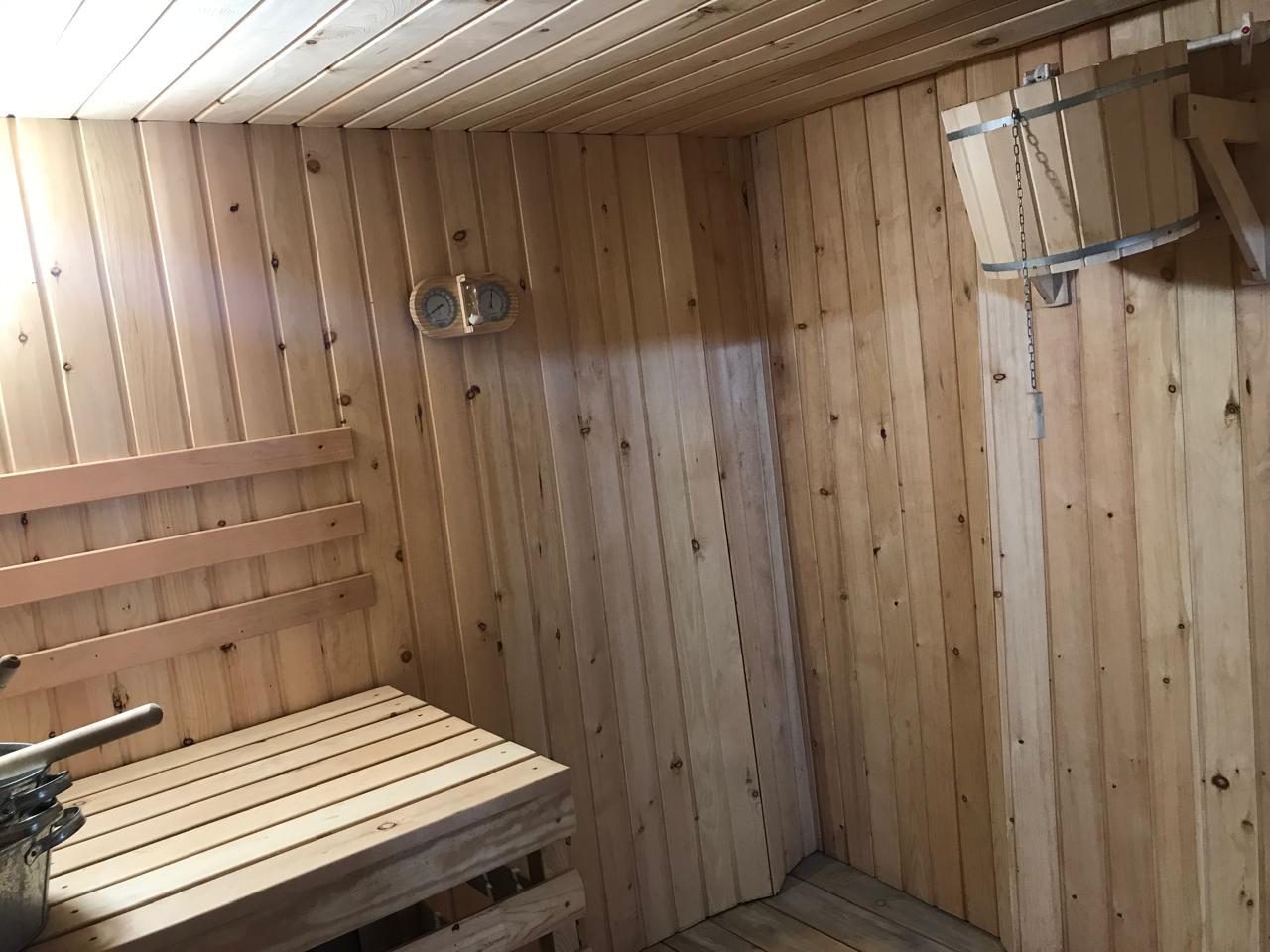 Баня с бассейном у реки Катунь