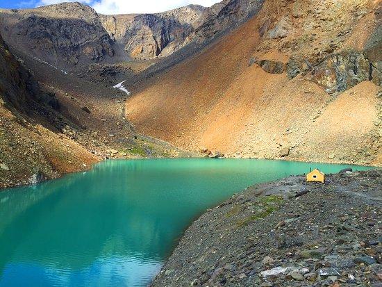 Голубое озеро