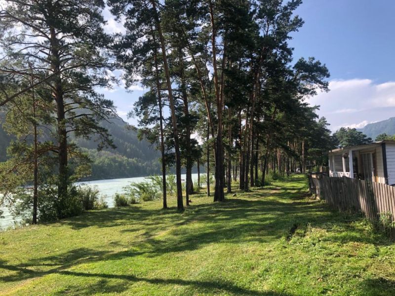 4-хместный домик у реки Катунь Алтай