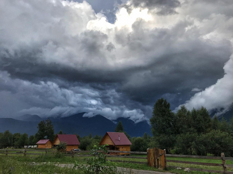 Юг Телецкого озера база отдыха