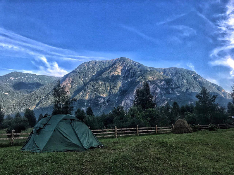 Юг Телецкого озера отдых в палатках