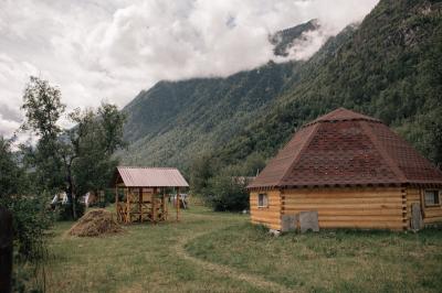 Аил 5-местный с печкой и беседкой
