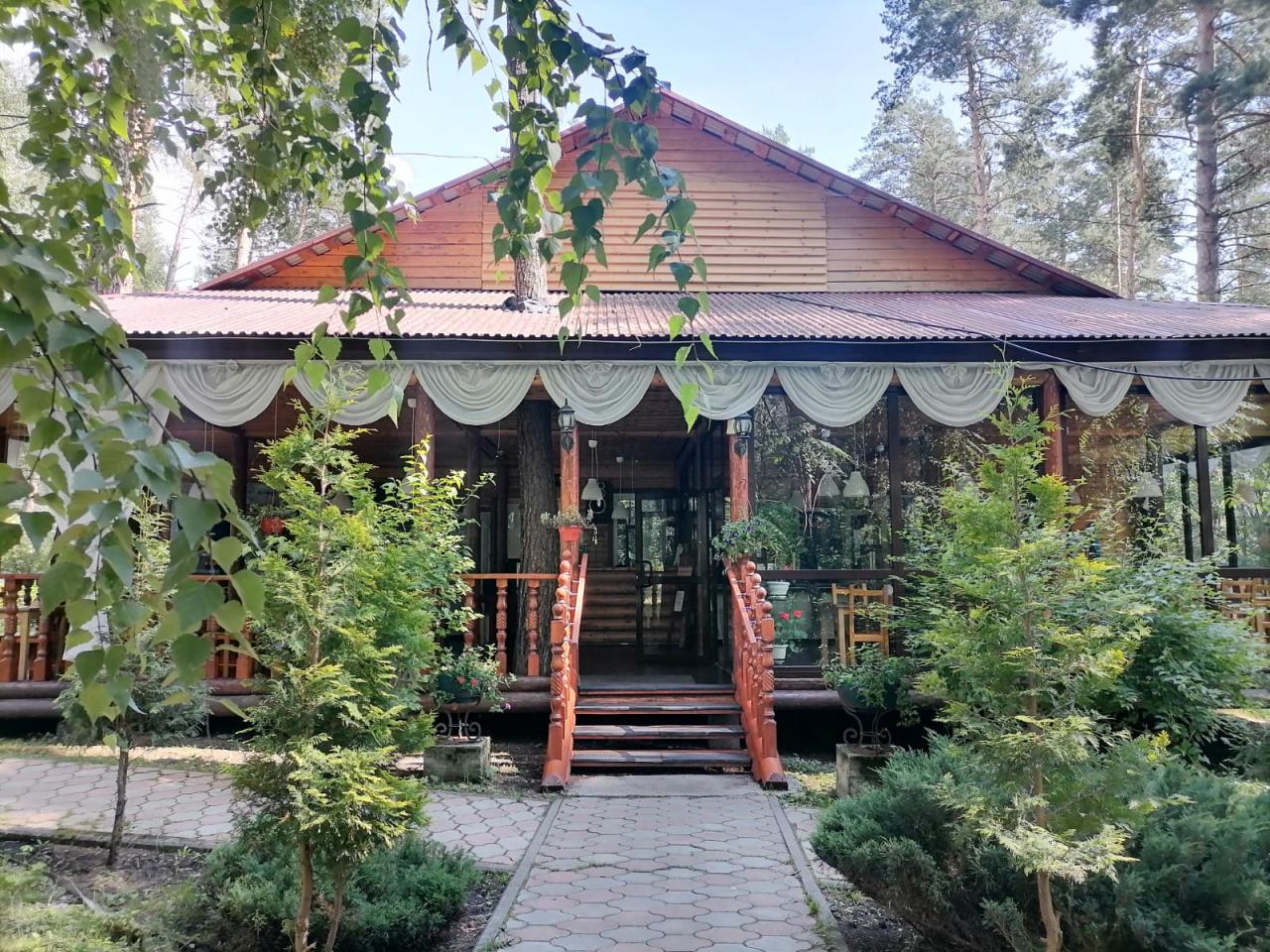 Кафе на турбазе "Алтаир" Горный Алтай Чепош