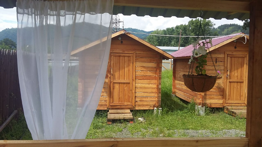 Домики, вид из беседки