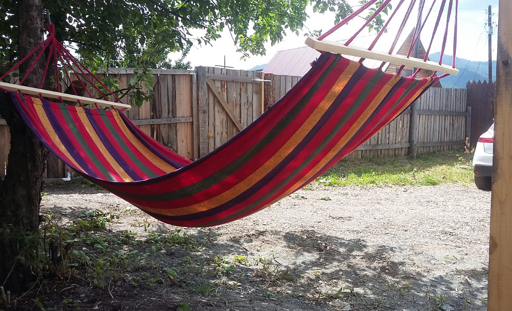 Гамак на территории