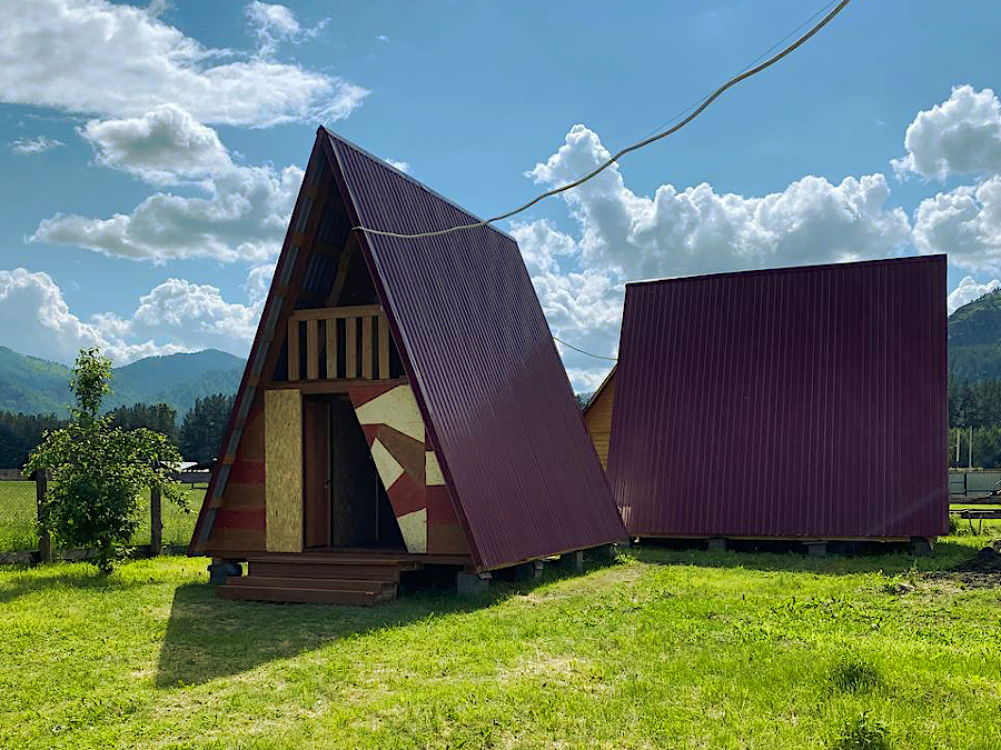 Два 4-х местных домика